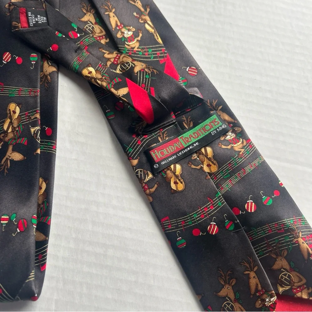 Hallmark Novelty Christmas Silk Tie Reindeer Musical Holiday‎ EUC